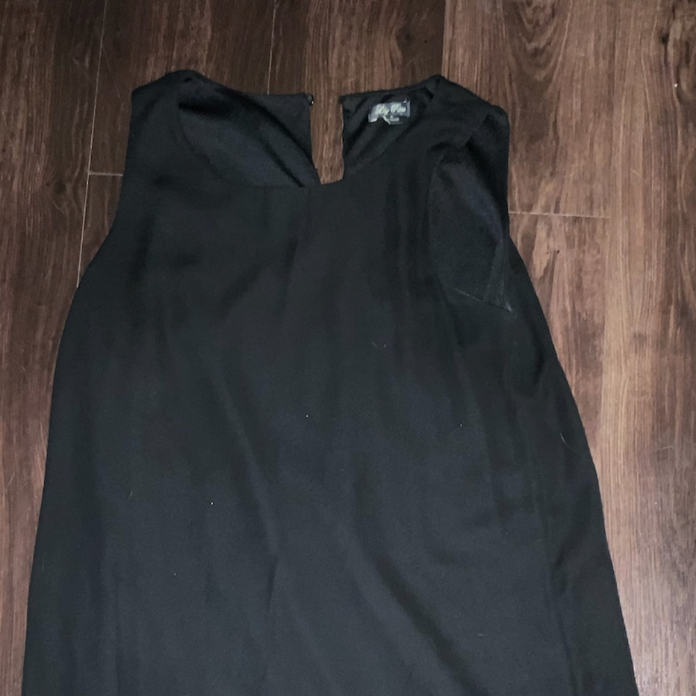 Black tank top dress with white scoop liner